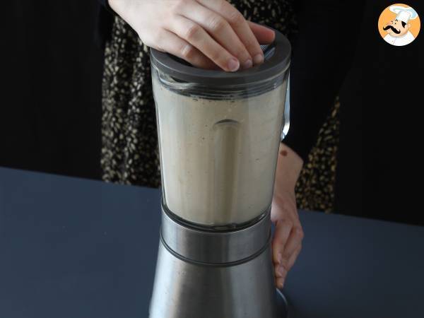 Smoothie energizante de café e tâmaras: Sabor e disposição para o dia - Preparação Passo 2