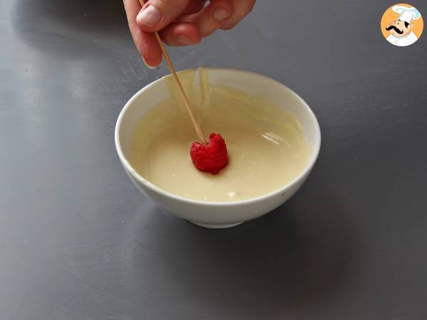 Franui de framboesa com chocolate branco e pistache: impossível comer um só! - Preparação Passo 2
