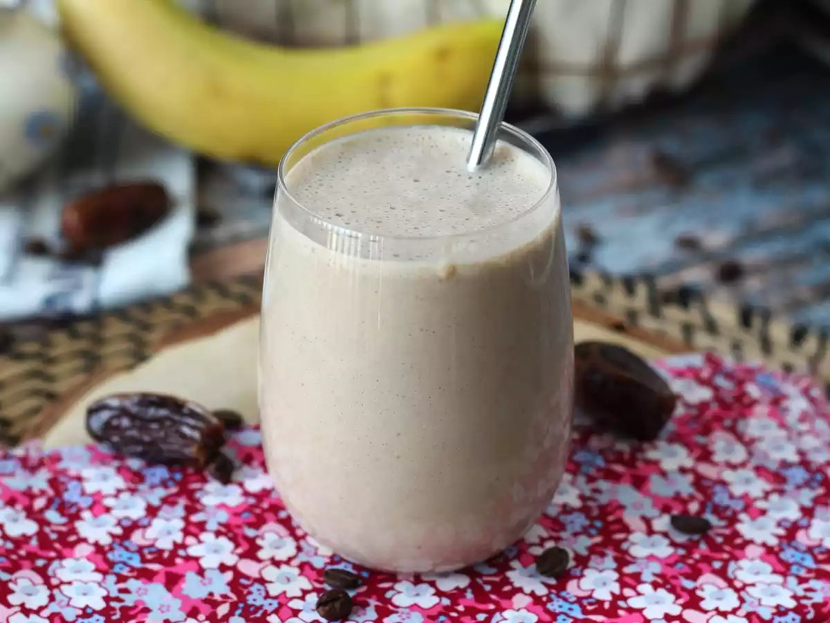 Smoothie energizante de café e tâmaras: Sabor e disposição para o dia - foto 6