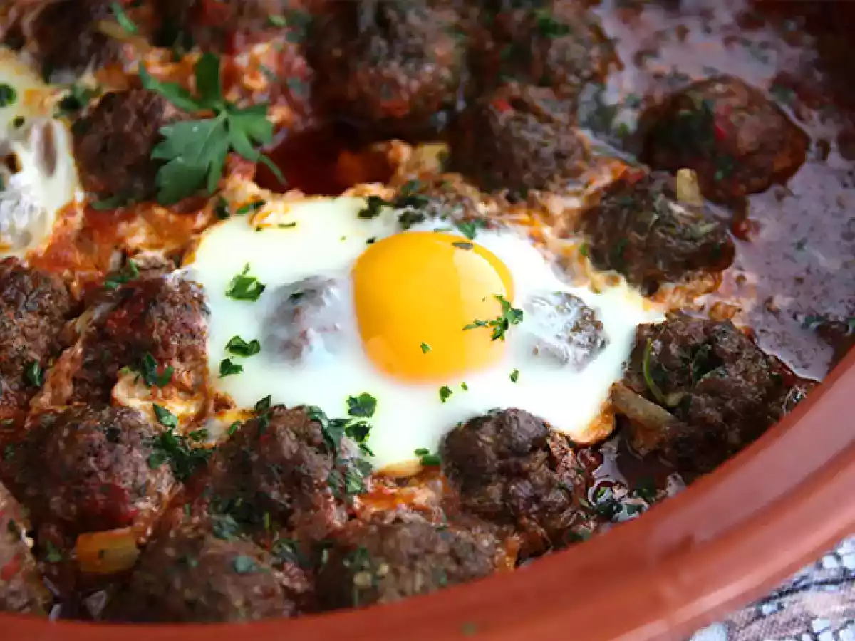 Tagine (tajine) de kafta (almôndegas de carne bem temperadas) - foto 3